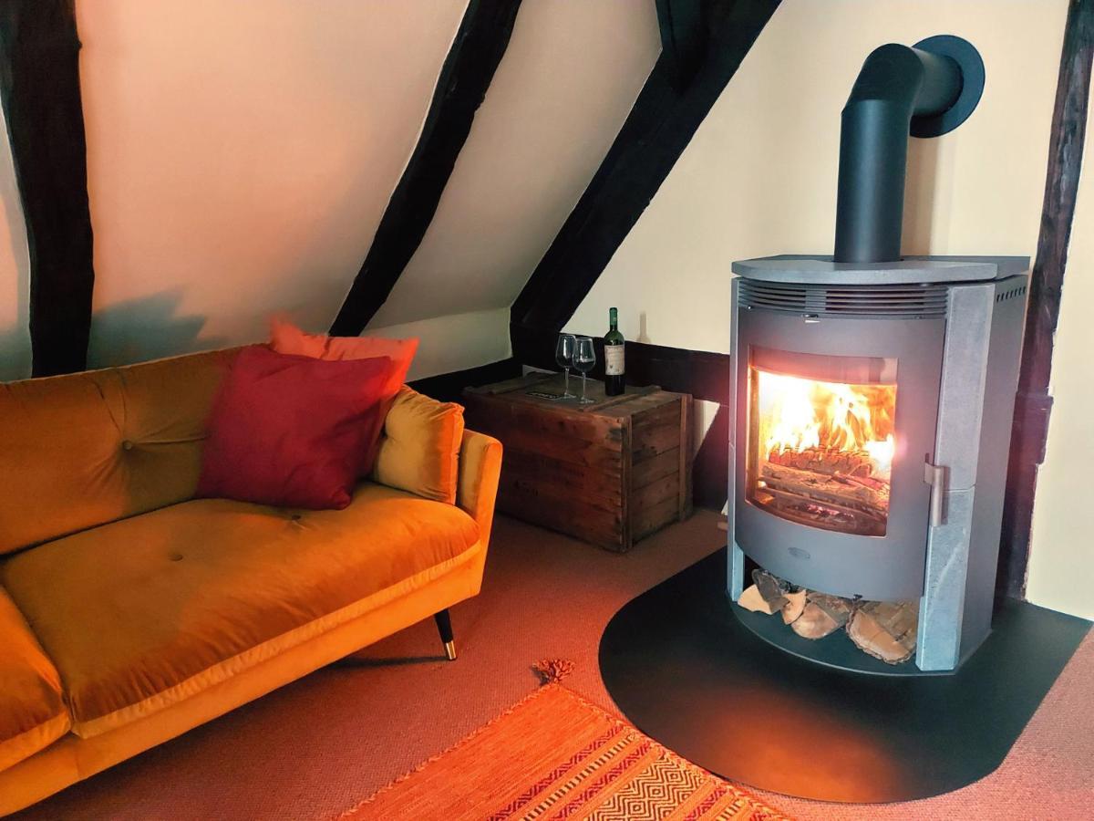 Historische Ferienwohnung Mit Kamin In Lich Екстериор снимка